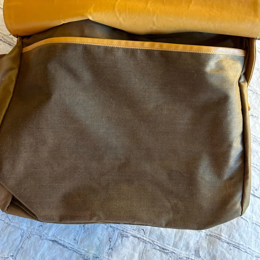 DOUGLAS HANNANT MUSTARD GOLD BROWN TRIM GOLD HARDWARE FEET TURN LOCK SATCHEL BAG - Picture 16 of 16